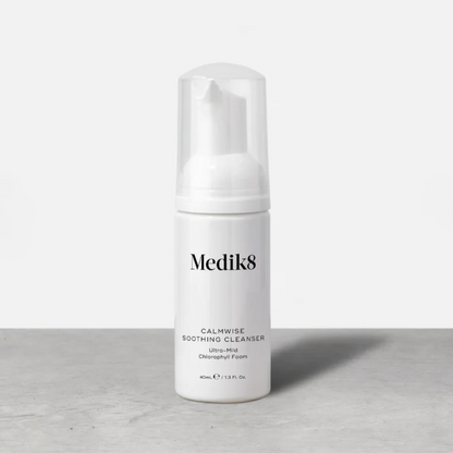 Medik8 CALMWISE SOOTHING CLEANSE | Raudonį mažinantis prausiklis